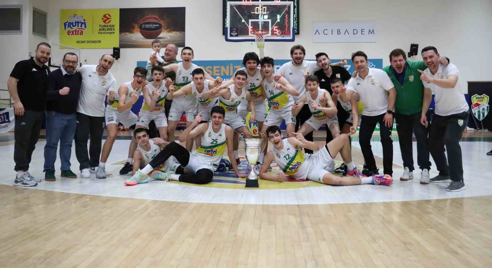 Frutti Extra Bursaspor çeyrek finalde Frutti Extra Bursaspor çeyrek finalde