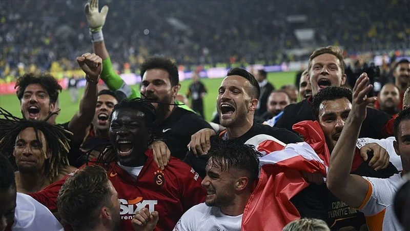 Galatasaray 23. şampiyonluğa değişimle ulaştı Spor Toto Süper Lig'de 2022-2023 sezonunun bitimine iki hafta kala