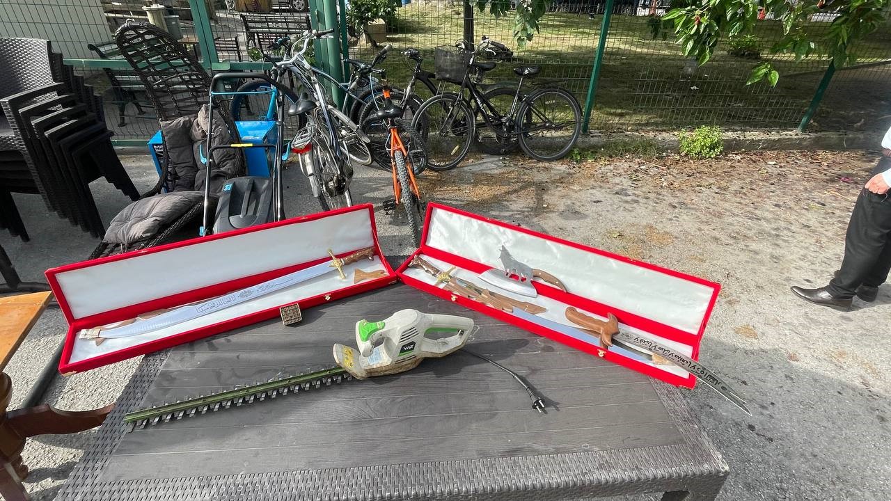 Bursa’da nefes kesen kovalamaca! Onlarca çalıntı eşya ele geçirildi Bursa’da nefes kesen kovalamaca! Onlarca çalıntı eşya ele geçirildi