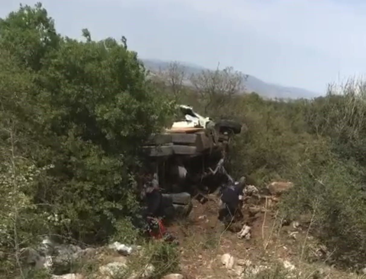 Bursa’da kamyon şarampole uçtu, sürücüsü yaralandı Bursa’da kamyon şarampole uçtu, sürücüsü yaralandı