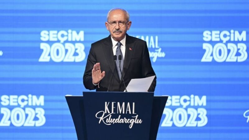 Kemal Kılıçdaroğlu: Maçlar TRT’den şifresiz yayınlanacak Cumhurbaşkanı adayı Kemal Kılıçdaroğlu, imzalayacağı ilk kararnamelerden birisinin futbol maçlarının