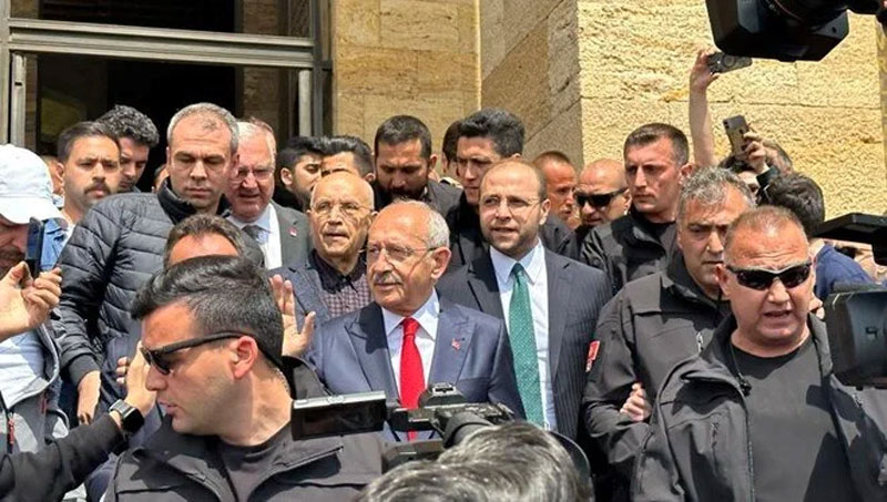 Kılıçdaroğlu’ndan Anıtkabir’e ziyaret Kılıçdaroğlu’ndan Anıtkabir’e ziyaret