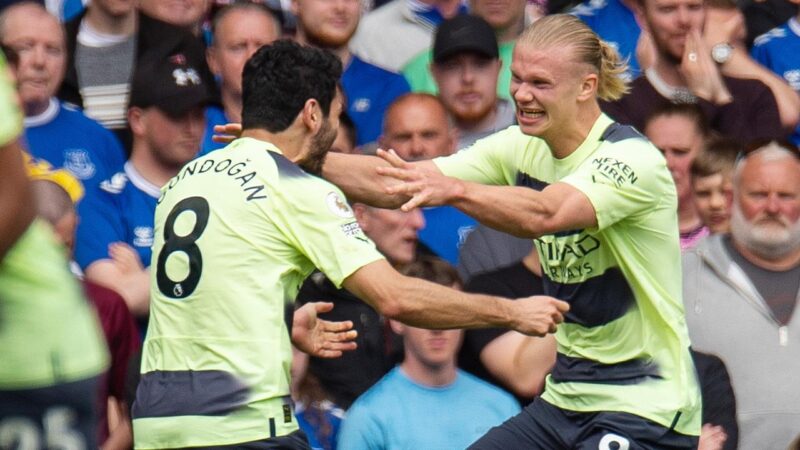 Manchester City şampiyonluğu garantiledi İngiltere Premier Lig'de Arsenal'ın deplasmanda Nottingham Forest'a yenilmesiyle lider Manchester