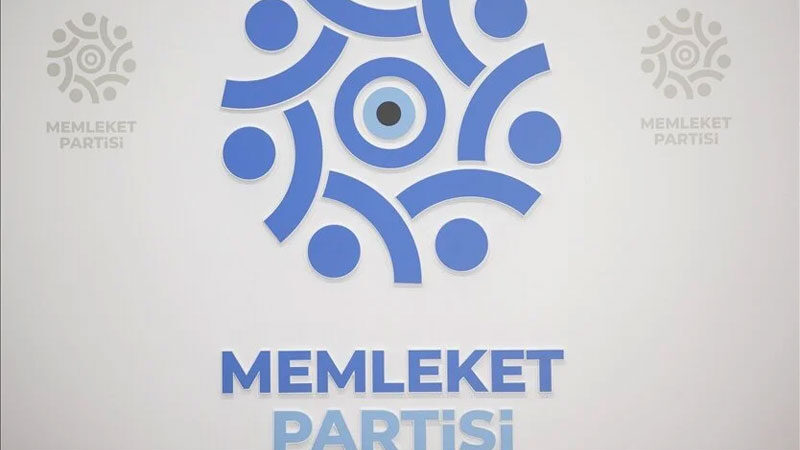 Memleket Partisi’nde istifa! Cumhur İttifakı’nı destekleyeceğini açıkladı Memleket Partisi Uşak İl Başkanı Engin Toraman görevinden istifa ettiğini,