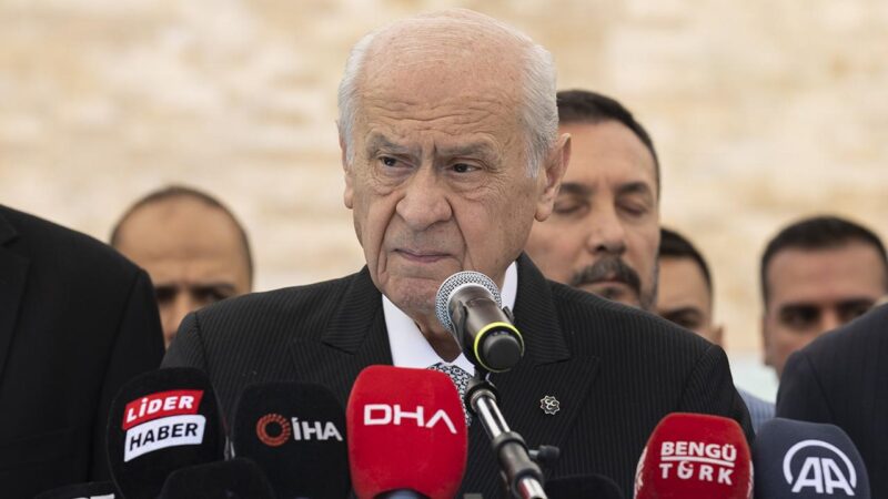Bahçeli: Maskeli milliyetçilerle Türk milletinin işi olmaz MHP Genel Başkanı Devlet Bahçeli, "Çakma milliyetçilerle, maskeli milliyetçilerle, Kandil
