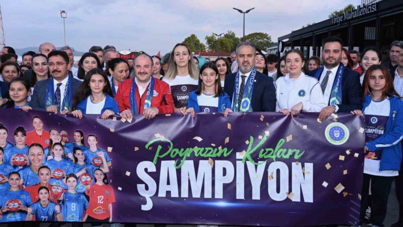 Mudanya’da ‘Poyraz’ coşkuyla esti Kadınlar Hentbol 1’inci Ligi’ni şampiyon tamamlayıp Süper Lig’e çıkan Bursa