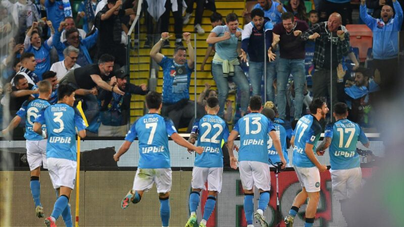 33 yıl sonra gelen zafer! Serie A’da şampiyon Napoli İtalya Birinci Futbol Ligi'nde Udinese ile 1-1 berabere kalan Napoli,