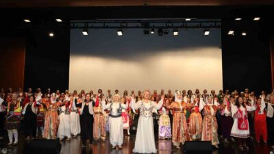 Türkiye’de tüm konserlerini sosyal projeler yararına veren Bursa Nilüfer Kadın