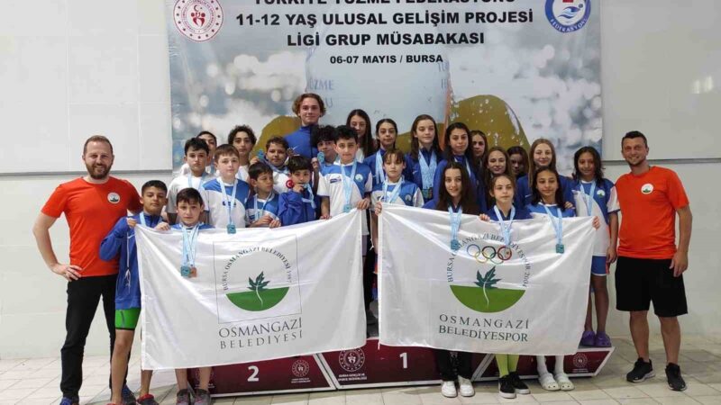 Osmangazili kulaçlar Bursa’ya damga vurdu Osmangazi Belediyespor Yüzme Takımı sporcuları, Atıcılar Olimpik Yüzme Havuzu’nda düzenlenen