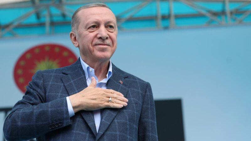Cumhurbaşkanı Erdoğan: Seçimlerde gençlerimizden en büyük desteği biz aldık Cumhurbaşkanı Recep Tayyip Erdoğan, "Seçimlerde iddia edilenin ve sanılanın aksine