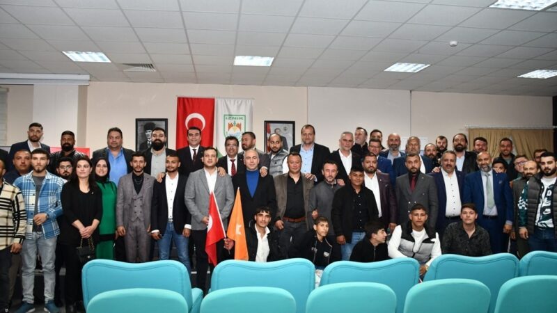 Roman Dernekleri Erdoğan’a desteklerini İznik’ten ilan ettiler 14 Mayıs seçimlerine kısa bir süre kala Bursa’daki Roman Dernekleri