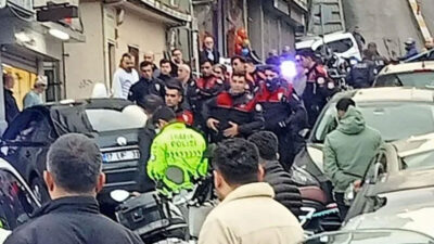 Polisten kaçan araç yayalara çarptı: 1’i ağır 3 yaralı