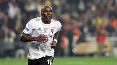 Aboubakar, Weghorst’u yakaladı