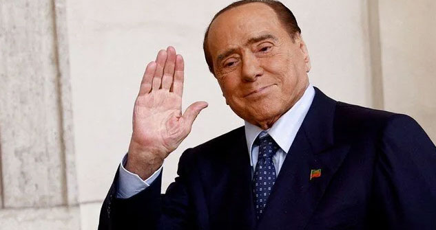 Silvio Berlusconi 45 günlük tedavinin ardından taburcu edildi Silvio Berlusconi 45 günlük tedavinin ardından taburcu edildi