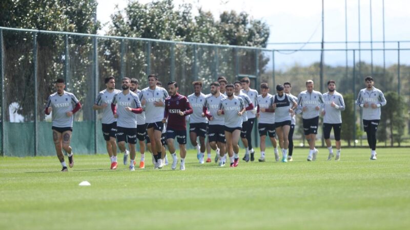 Trabzonspor’da takımdan ayrılacak isimler netleşiyor Gelecek sezona yönelik kadro planlamasını gerçekleştiren Trabzonspor'da takımdan ayrılacak isimler