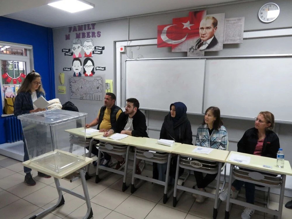 Sandık yemini ederek göreve başladılar