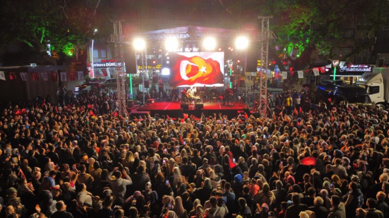 Uğur Işılak’tan Kestel’de unutulmayacak konser Kestel Belediyesi tarafından Meydan Kestel’de düzenlenen konserde sahne alan ünlü