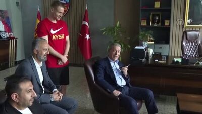 Bakan Akar’dan Kayserispor’un Yunan stoperine sürpriz