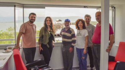 Yaren Leylek, yeni yuvasında dostu Adem Amca’ya komşu oldu