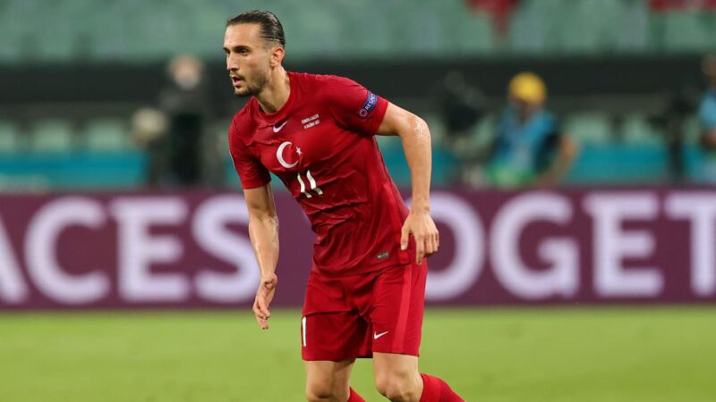 Trabzonspor'da kiralık oynayan Yusuf Yazıcı ile görüşmelerde bulunan Şenol Güneş,