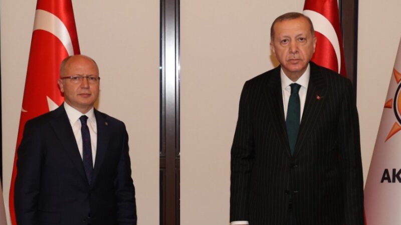 Olay Gazetesi Yazarı Ahmet Emin Yılmaz, AK Parti'nin kongreler için