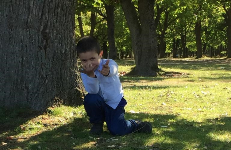 ‘Örümcek Adam’a özenip 5. kattan atladı