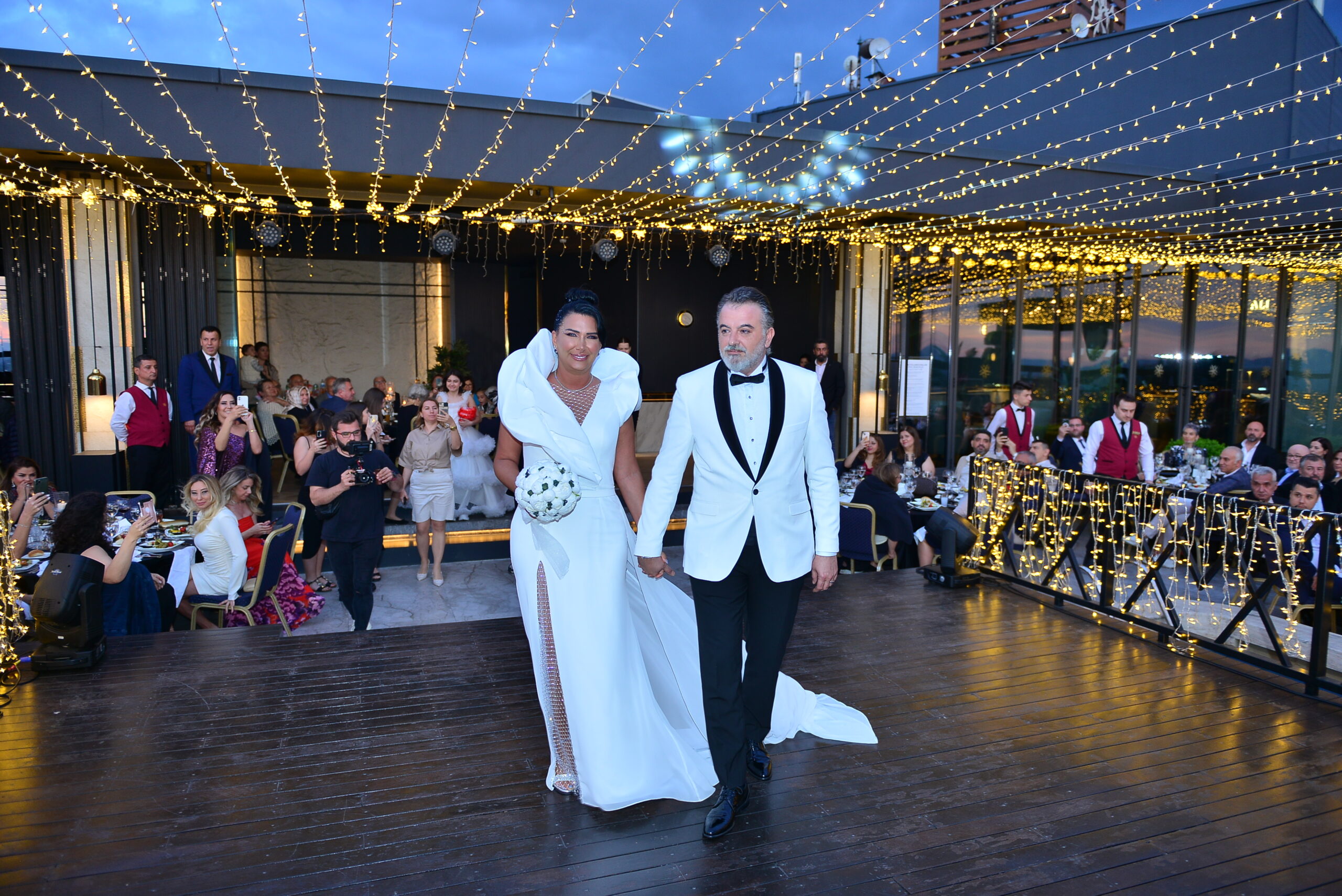 Bursa sosyal yaşamını buluşturan düğün…