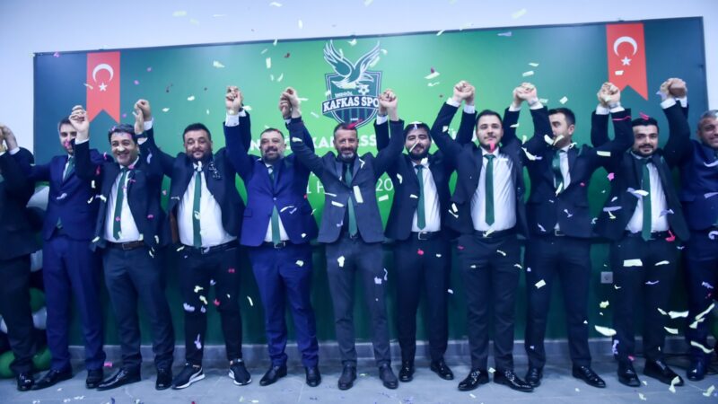Bursa’nın 3.Lig’deki yeni ekibi yönetimini seçti! İnegöl Kafkasspor'da yapılan olağanüstü genel kurulda mevcut başkan Celal Ter,
