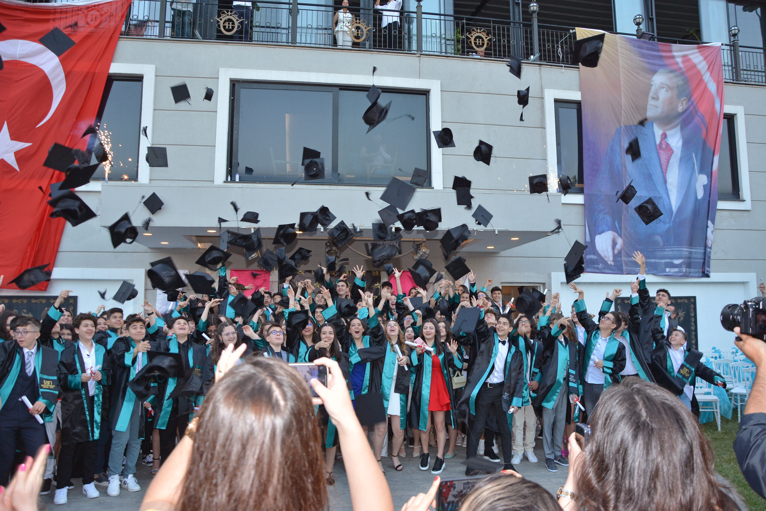 Özlüce Tan Okulları’nda mezuniyet gururu Özlüce Tan Okulları’nda mezuniyet gururu