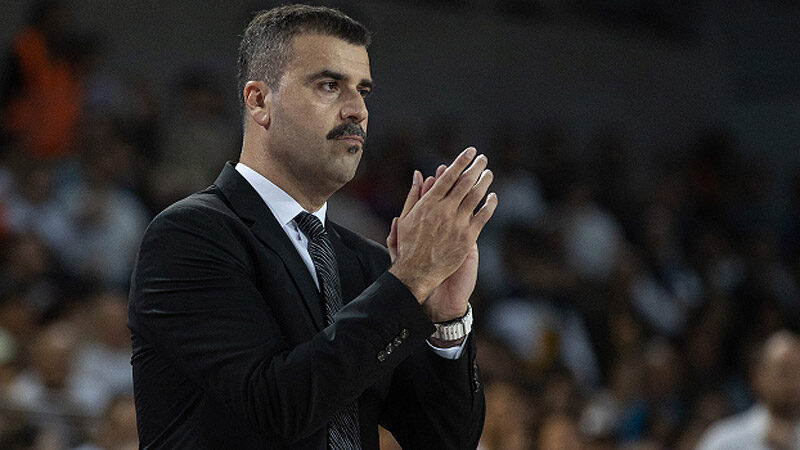 Anadolu Efes’te Erdem Can dönemi Anadolu Efes Basketbol Takımı'nda başantrenörlük görevine Erdem Can getirildi.