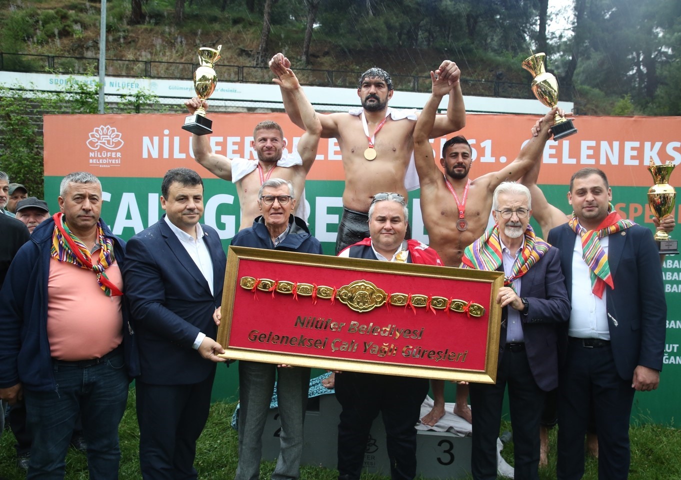 61. Çalı Güreşleri’nin başpehlivanı İsmail Koç 61. Çalı Güreşleri’nin başpehlivanı İsmail Koç