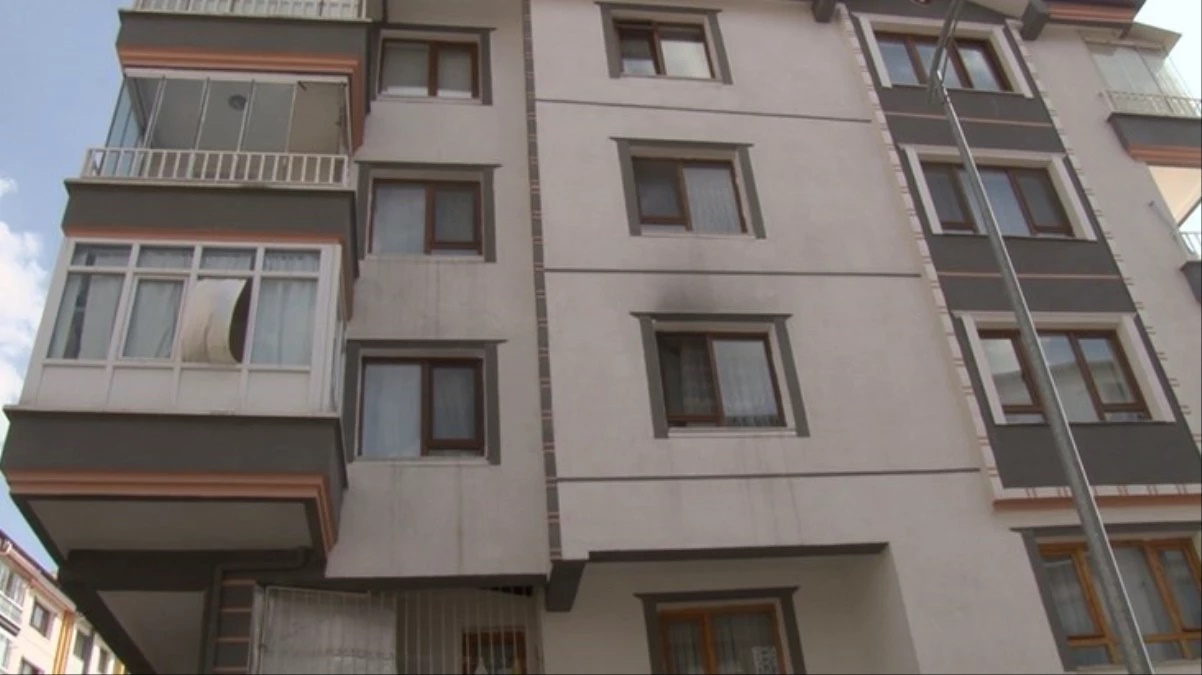 Bir kişi tartıştığı babasını bıçaklayarak öldürdü, annesini yaraladı Bir kişi tartıştığı babasını bıçaklayarak öldürdü, annesini yaraladı