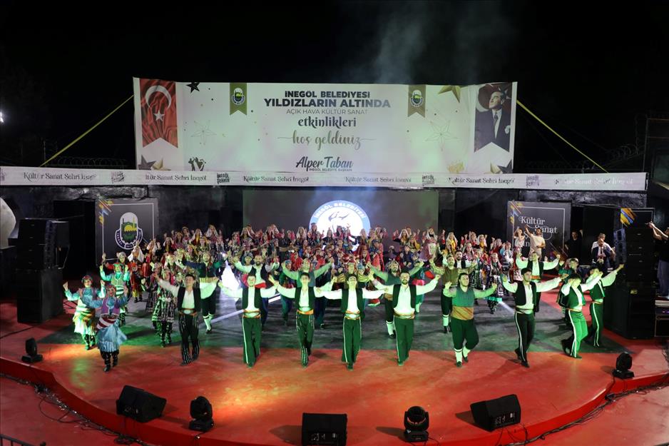 İnegöl Belediyesi Halk Dansları Topluluğundan muhteşem gece 2 6997 inegol belediyesi halk danslari toplulugundan muhtesem gece cec7597c a3f8 4059 9d16 37da07a7b155