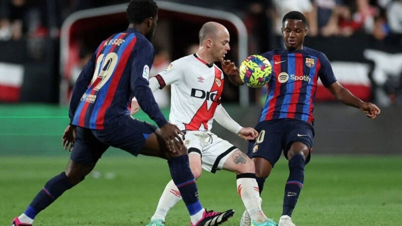 Beşiktaş, Barcelona’dan 4 futbolcu istedi Beşiktaş Sportif Direktörü Ceyhun Kazancı, Barcelona'nın elden çıkaracağı futbolcularla ilgili