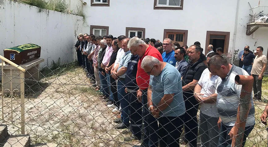 Yeğeni tarafından arazi kavgasında öldürdüğü amca, toprağa verildi