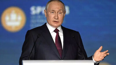Putin: Yahudi dostlarım Zelenskiy’den utanıyor