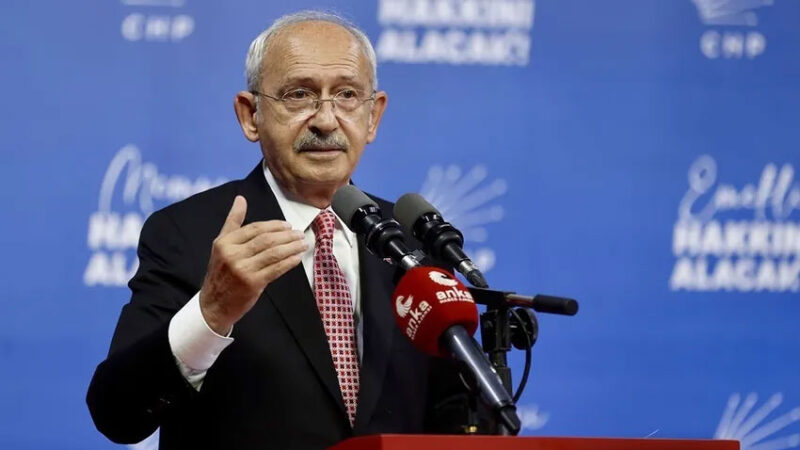 Kılıçdaroğlu’ndan “Genel başkanlığı bırakacak mısınız?” sorusuna tek cümlelik yanıt Cumhurbaşkanlığı seçimlerinden zaferle ayrılamaması sonrası koltuğu tehlikeye giren CHP lideri