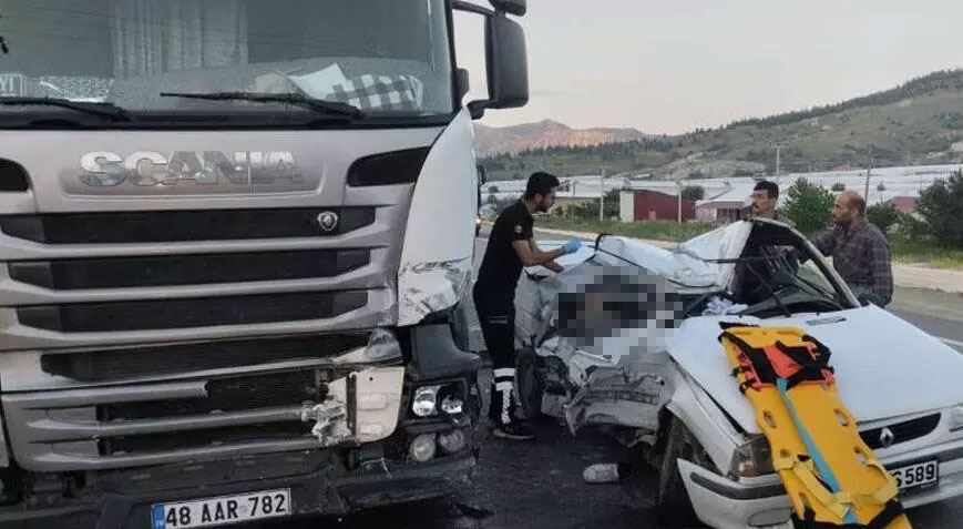 Feci kaza! 1 ölü, 2 yaralı