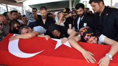 Şehit polis, gözyaşlarıyla son yolculuğuna uğurlandı