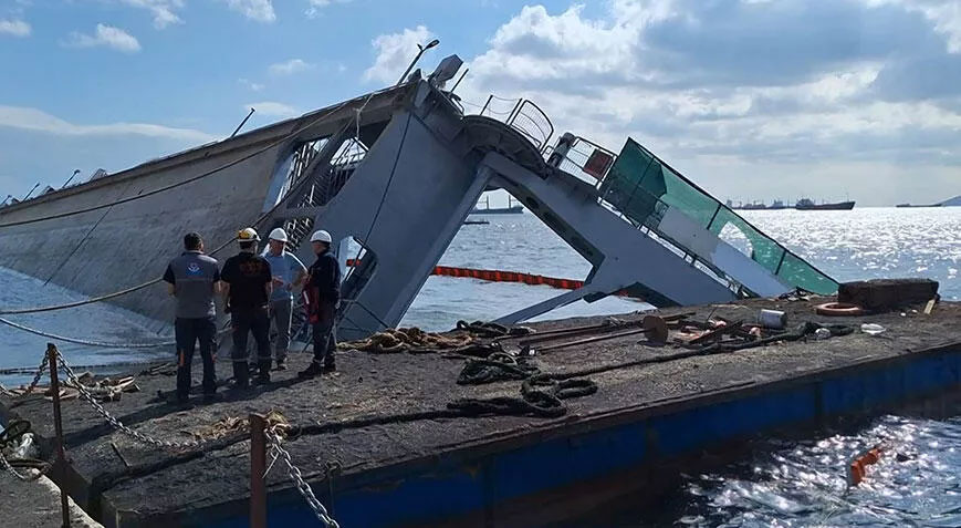 Tuzla’da tersanede havuz çöktü! Vinç geminin üzerine devrildi