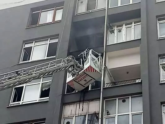 Korkunç yangın! 1 kişi öldü, 4 kişi dumandan etkilendi