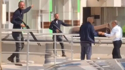 Caddede havaya rasgele ateş açtı, polis ikna edip gözaltına aldı