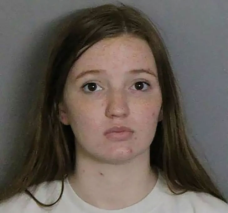 3 aylık bebeğini pitbull ile aynı odada bıraktı! Çığlık seslerini duyup geri geldiğinde çok geçti…