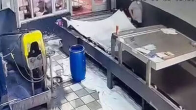 Tekstil fabrikasında baskı makinesi alev aldı! Yaralılar var