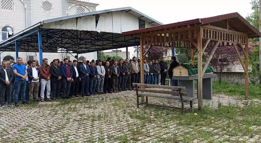 7 yaşındaki kuzeninin kazara vurduğu 3 yaşındaki Mehmet Akif, toprağa verildi