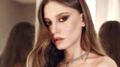 Aile’nin yıldızı Serenay Sarıkaya’nın elbisesi ve saçları olay oldu!