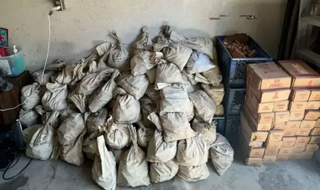 Kayınpederinin evini temizlerken çuvallar dolusu madeni para buldu! Tam 10 bin dolar değerinde…