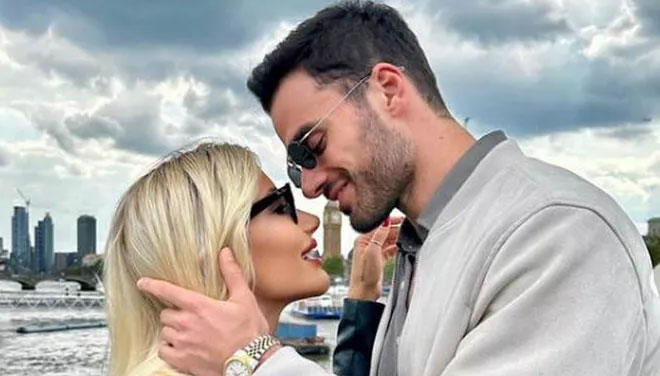 Konuşurken sevgilisinin gözleri doldu! Sosyal medyayı sallayan anlar