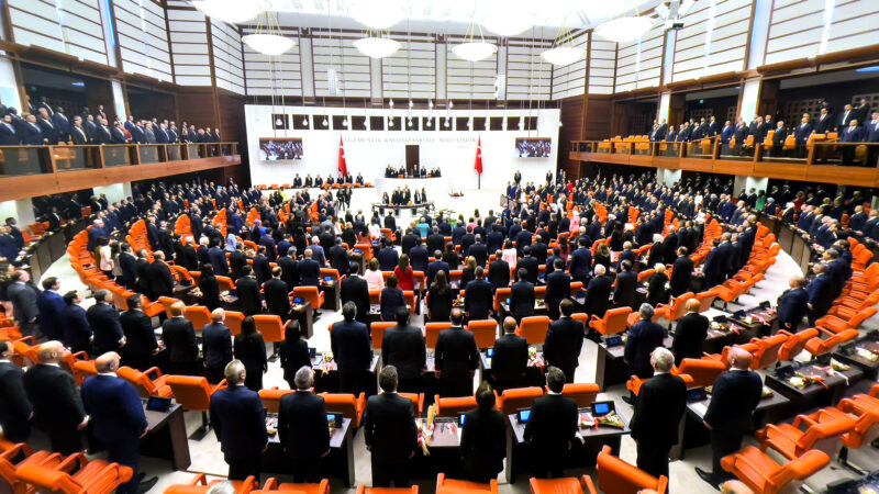 TBMM’de 28. dönem resmen başladı! Cumhurbaşkanı Erdoğan da katıldı… Türkiye Büyük Millet Meclisi'nde (TBMM) 28'inci yasama dönemi başladı. İlk
