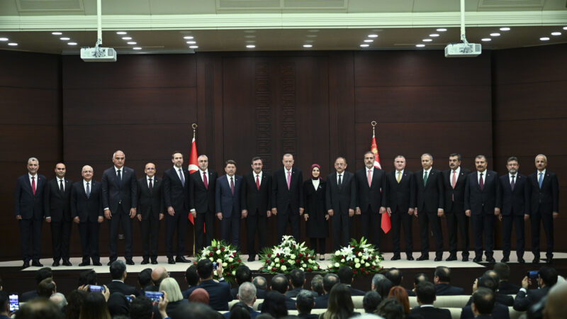 İşte Cumhurbaşkanlığı Kabinesi’nin yeni bakanları… Cumhurbaşkanı Erdoğan yeni Cumhurbaşkanlığı Kabinesi'ni açıkladı...
